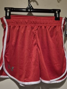 Ladies Loose Fit UA Shorts